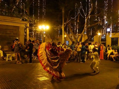  Queens of the Night: Exploring Love and Liberation through Colombian Folklore